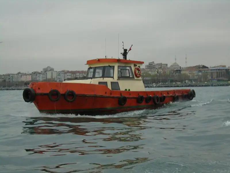 زورق السحب للبيع