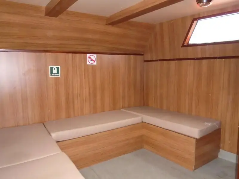 زورق السحب للبيع