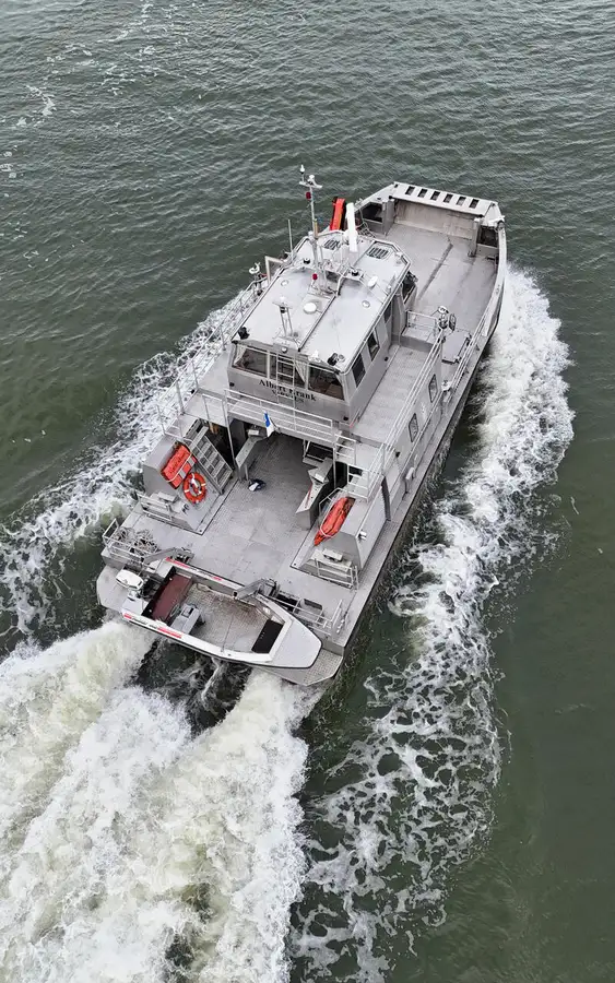 كاتاماران للبيع