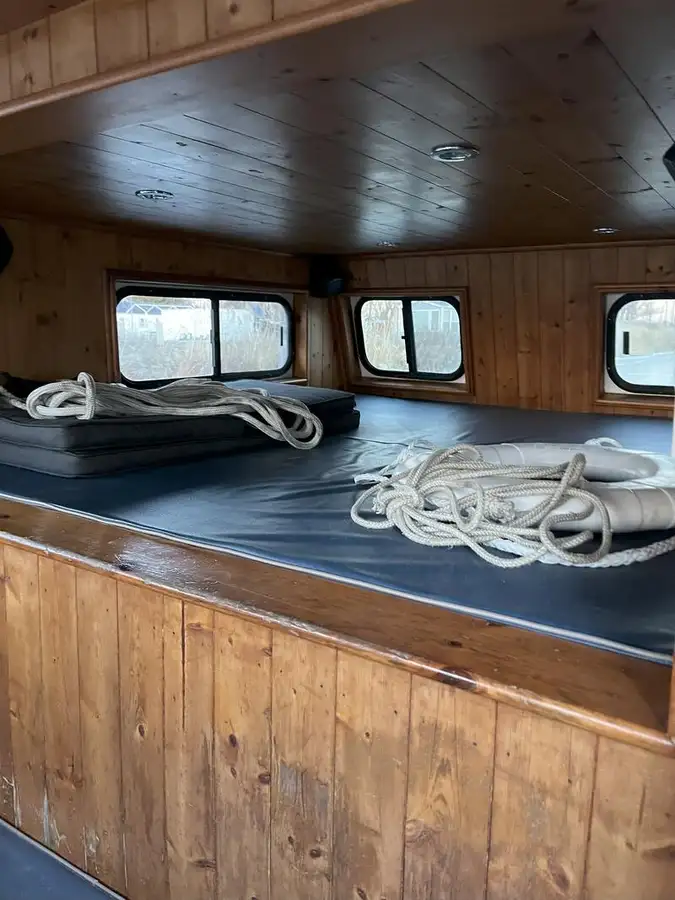 زورق السحب للبيع