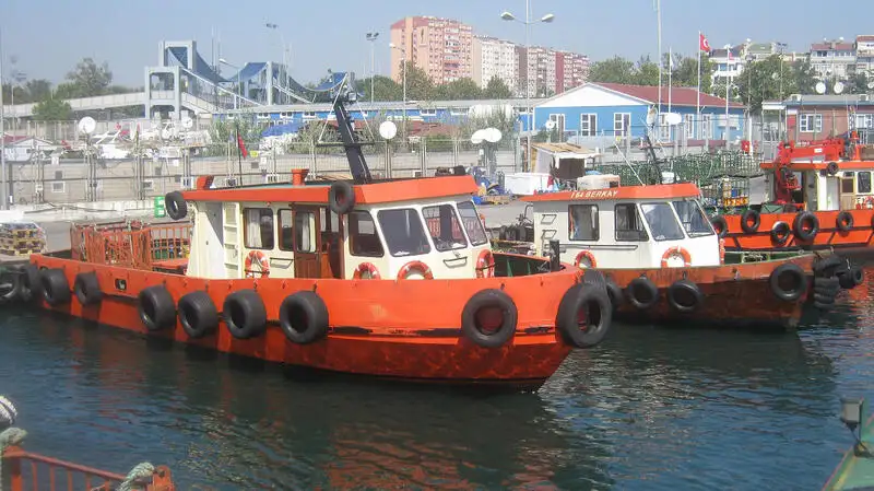 زورق السحب للبيع