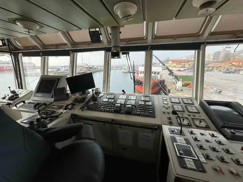 زورق السحب للبيع