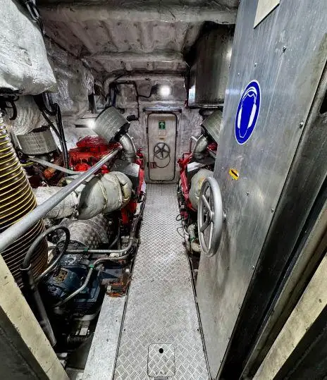 قارب إرشادي للبيع