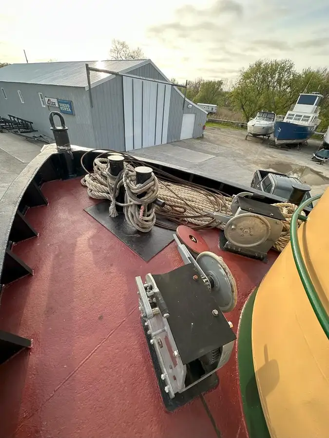 زورق السحب للبيع