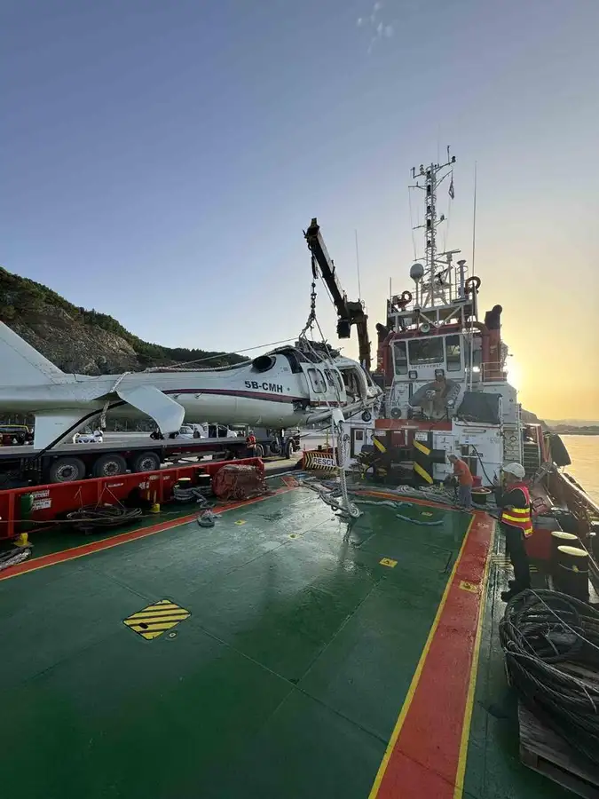 زورق السحب للبيع