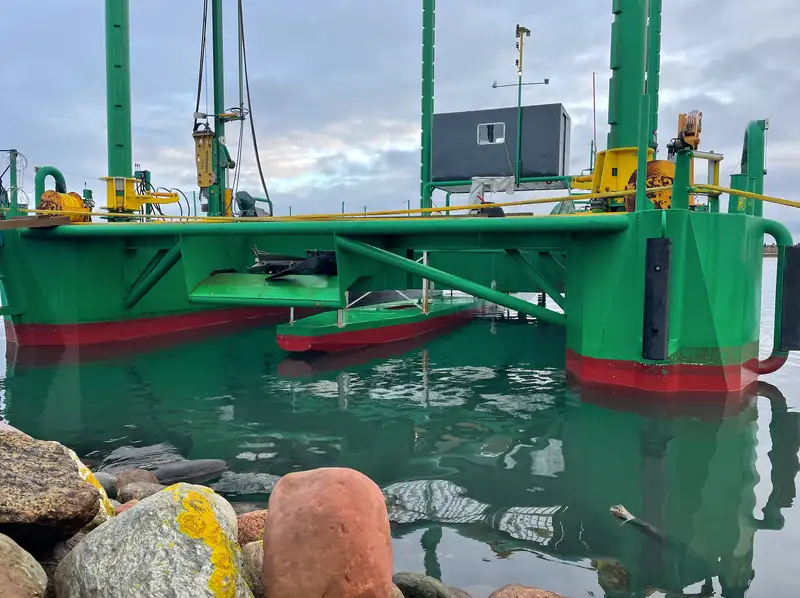 زورق السحب للبيع