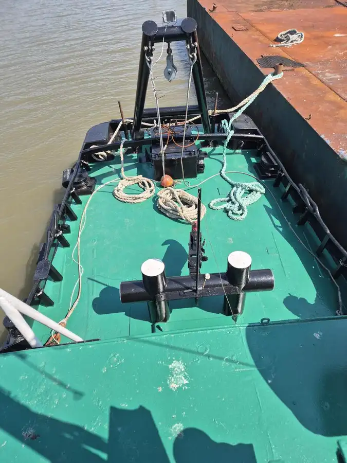 زورق السحب للبيع