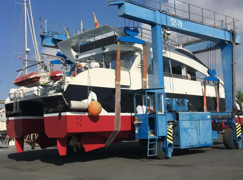 سفينة بخارية للبيع