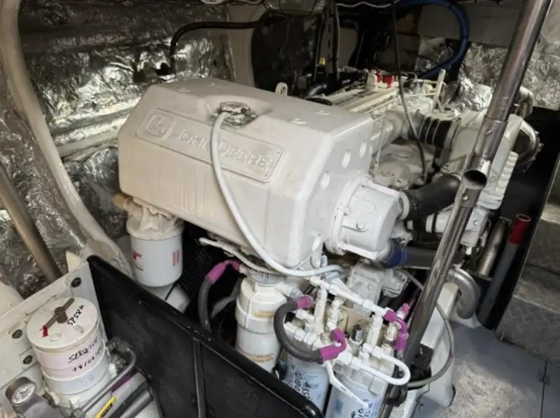 قارب إرشادي للبيع