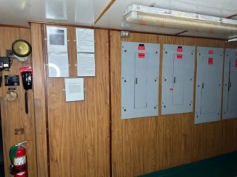 زورق السحب للبيع