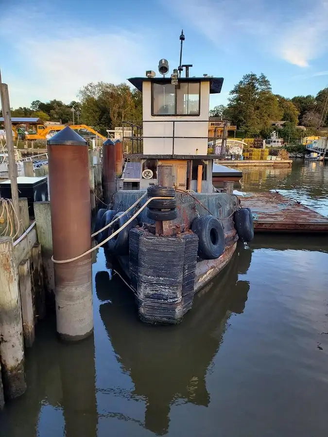 زورق السحب للبيع