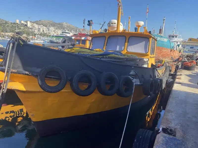 قوارب العمل للبيع