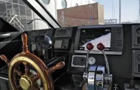 سفينة بخارية للبيع