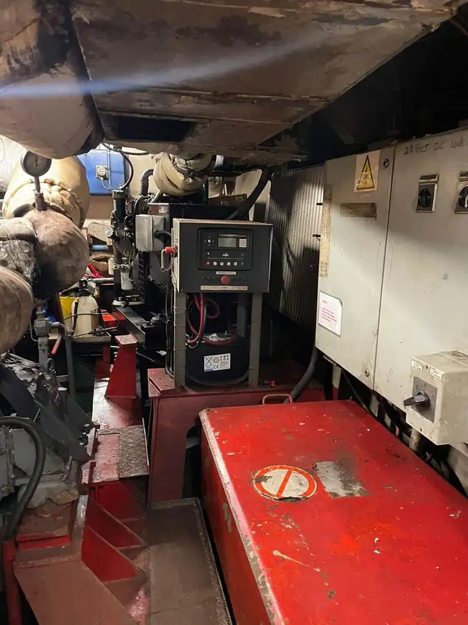 زورق السحب للبيع