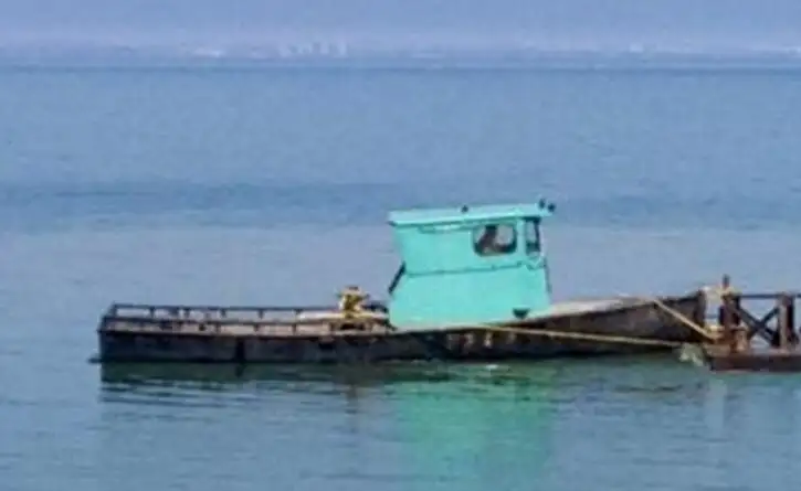 قوارب العمل للبيع