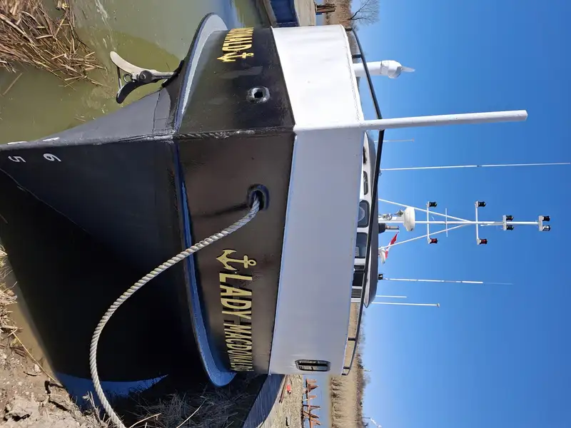 زورق السحب للبيع