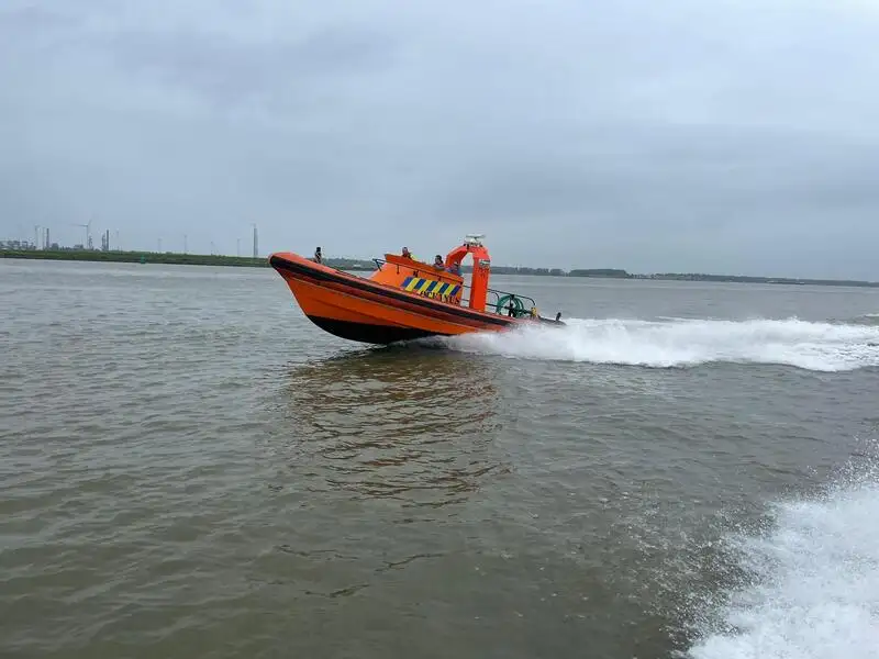 قارب مطاطي صلب للبيع