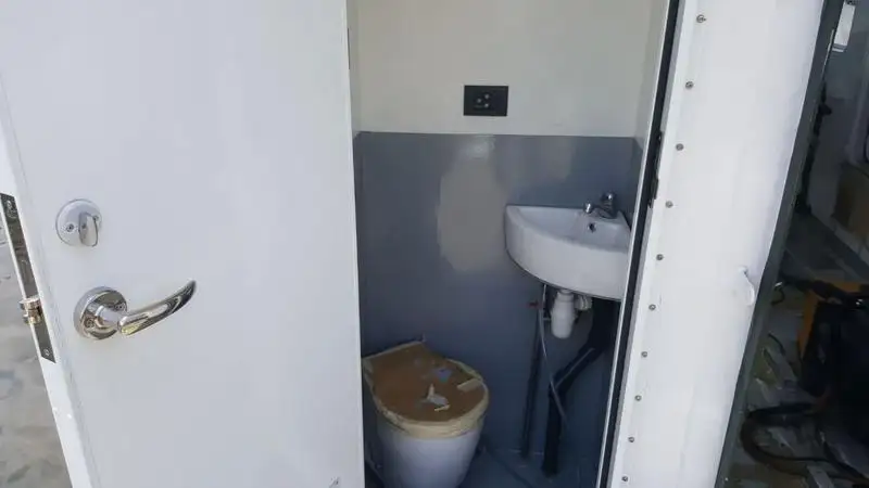 قارب إرشادي للبيع