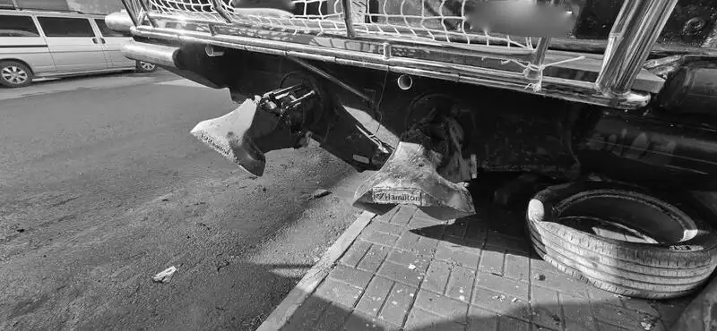 قارب إرشادي للبيع