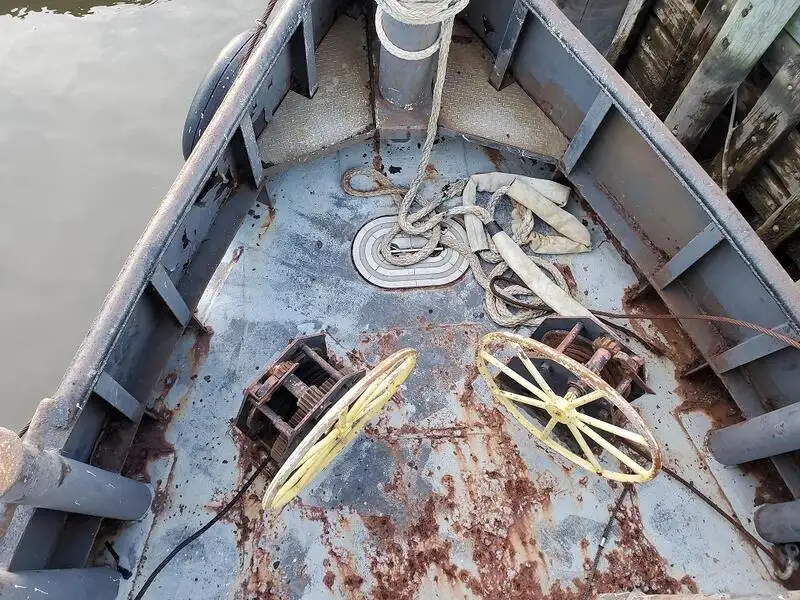 زورق السحب للبيع