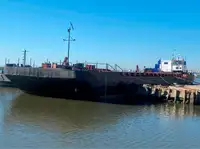 زورق السحب للبيع