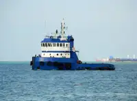 زورق السحب للبيع