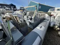 قارب مطاطي صلب للبيع