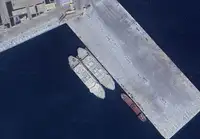 سفينة العبارة للبيع