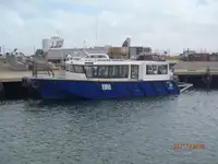 قارب طاقم للبيع