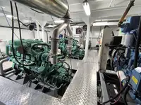 زورق السحب للبيع