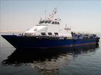 قارب طاقم للبيع