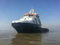 سفينة إمداد للبيع