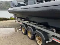 قارب مطاطي صلب للبيع
