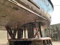 زورق السحب للبيع