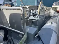 قارب مطاطي صلب للبيع