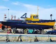 قوارب العمل للبيع