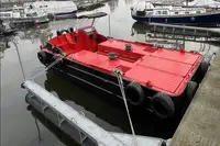 قوارب العمل للبيع