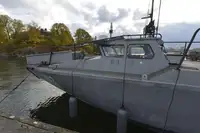 سفينة حربية للبيع