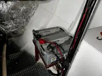 قوارب العمل للبيع