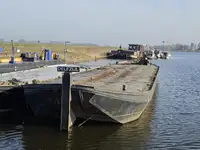 بارج للبيع