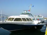 قارب محلق للبيع