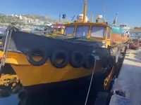 قوارب العمل للبيع