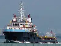 زورق السحب للبيع