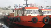 زورق السحب للبيع