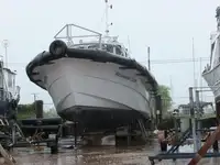 قارب إرشادي للبيع