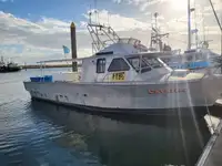 سفينة صيد للبيع